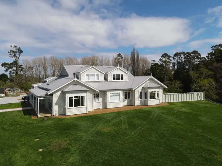 New build painting - Tamahere